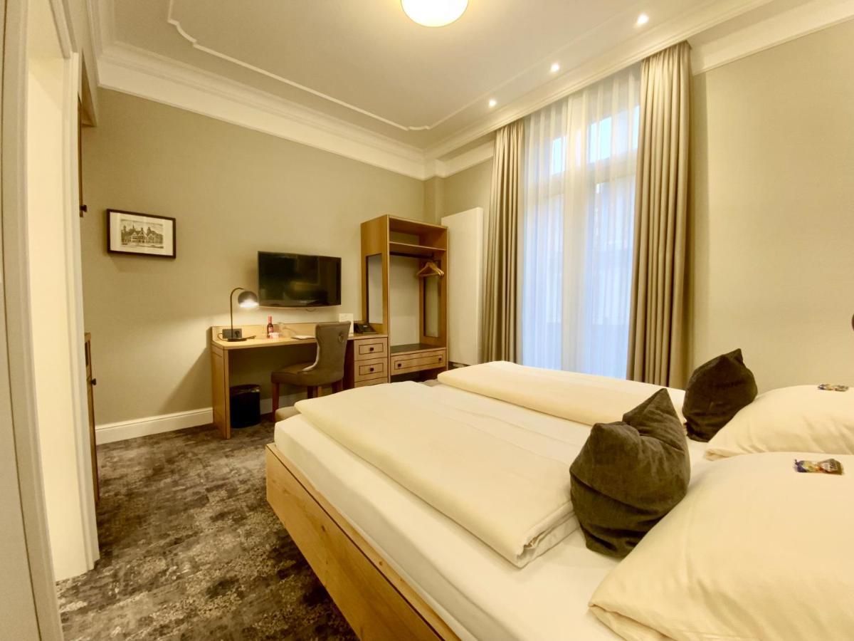 West An Der Bockenheimer Warte 3*