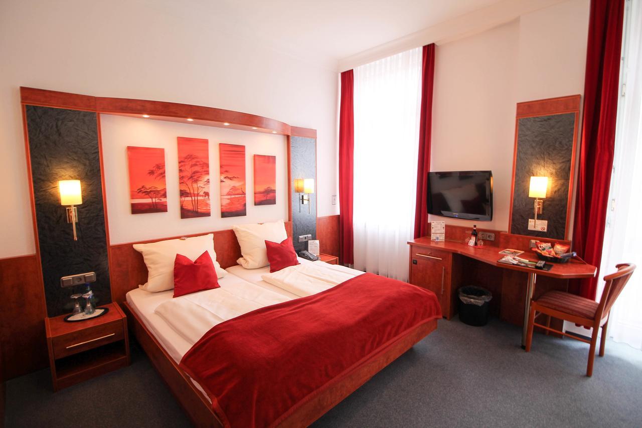 West An Der Bockenheimer Warte 3*